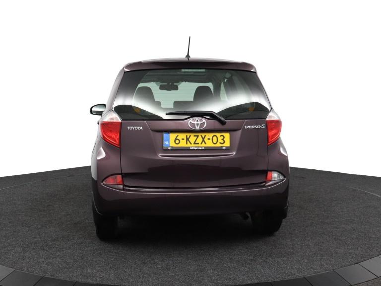 Toyota Verso-S - 1.3 VVT-i Dynamic 40