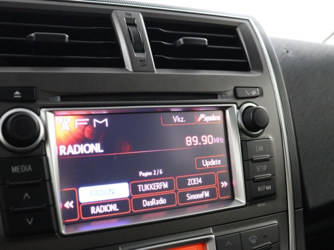 Toyota Verso-S - 1.3 VVT-i Dynamic