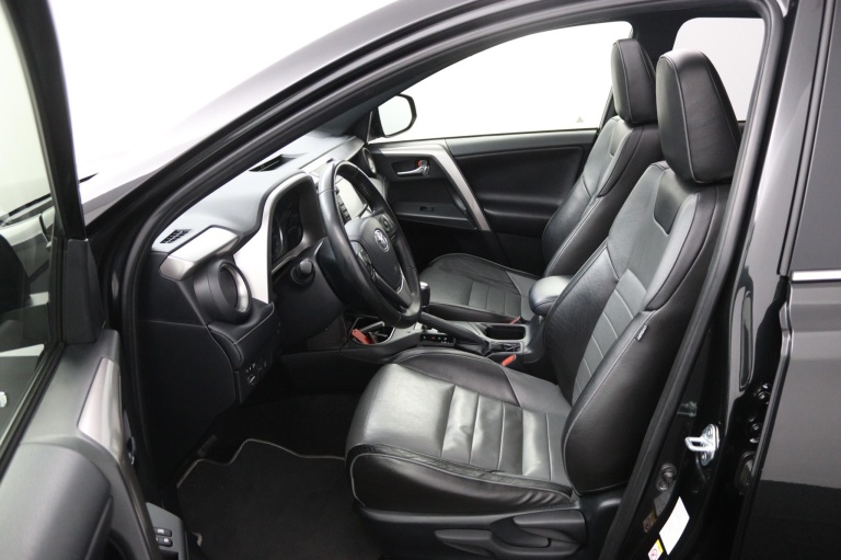 Toyota RAV4 - 2.5 Hybrid Black Edition 17