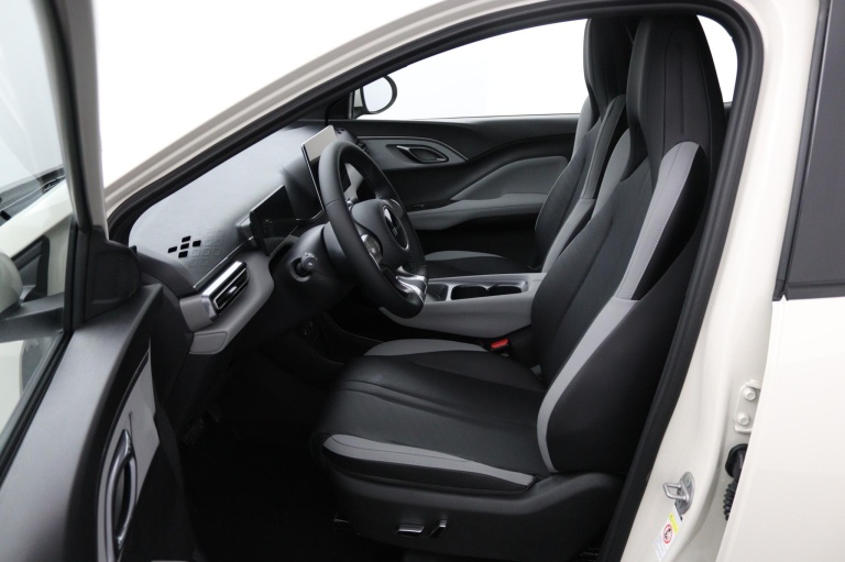 BYD DOLPHIN SURF - Comfort 43 kWh 14