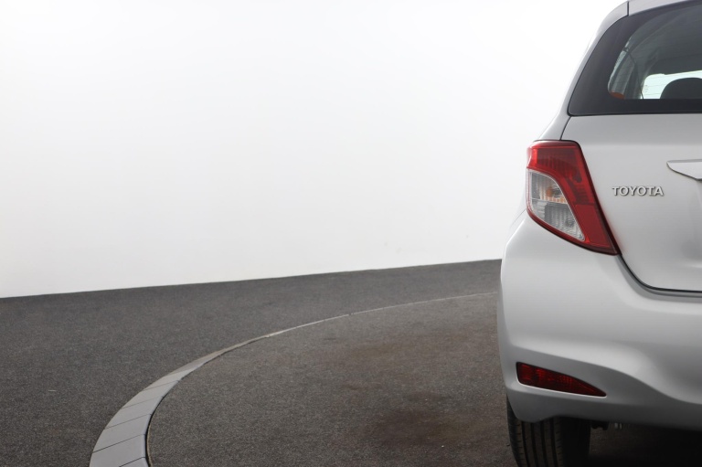 Toyota Yaris - 1.3 VVT-i Aspiration 40