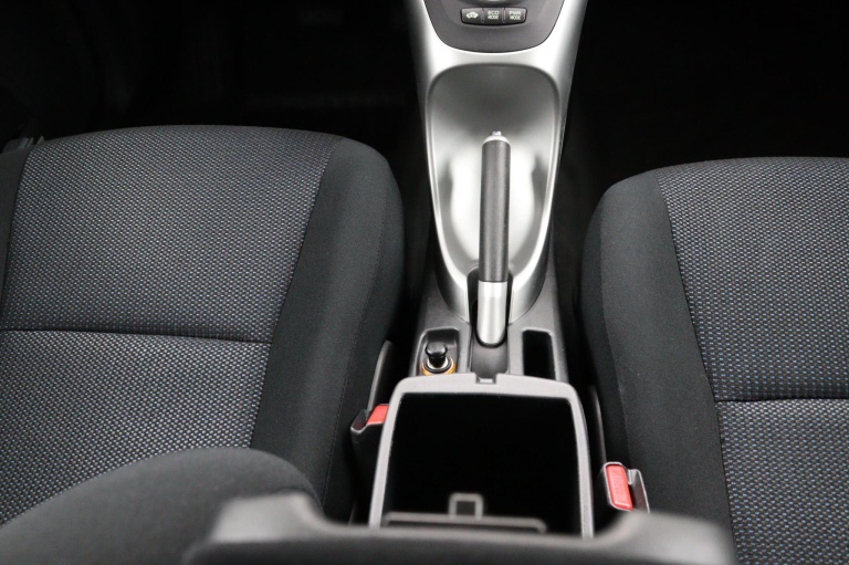 Toyota Auris - 1.8 Full Hybrid Aspiration 22