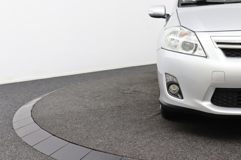 Toyota Auris - 1.8 Full Hybrid Aspiration 33