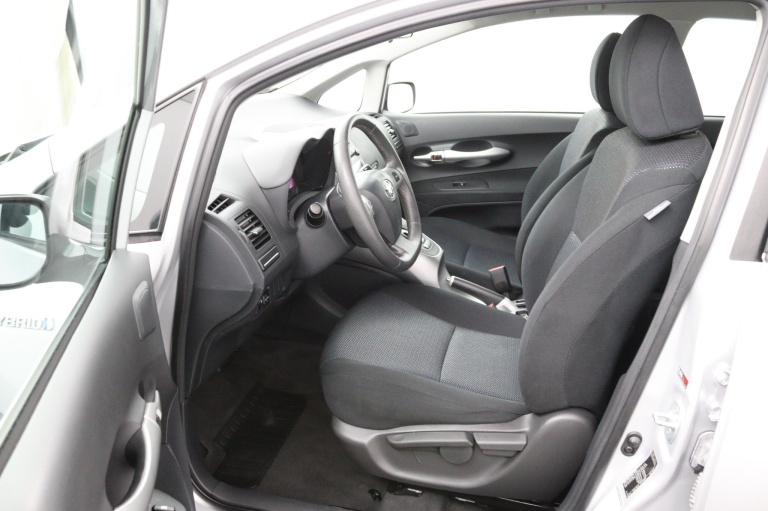 Toyota Auris - 1.8 Full Hybrid Aspiration 9