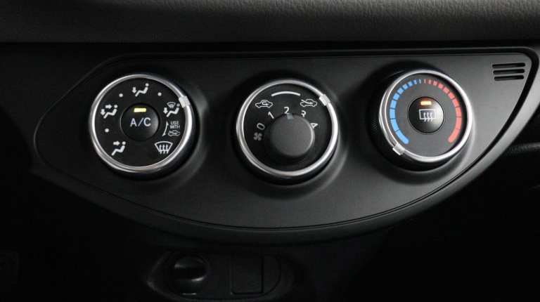 Toyota Yaris - 1.0 VVT-i Comfort 7