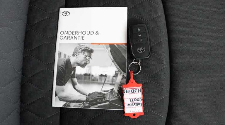 Toyota Corolla Cross - Hybrid 140 Style 11