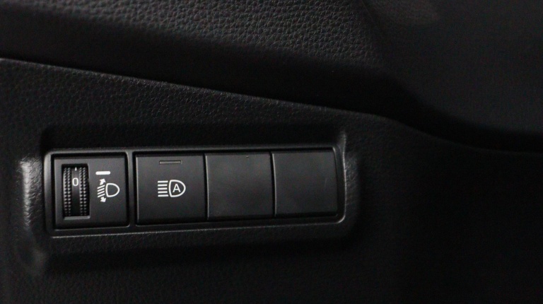 Toyota Corolla Cross - Hybrid 140 Style 31