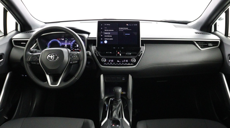 Toyota Corolla Cross - Hybrid 140 Style 4