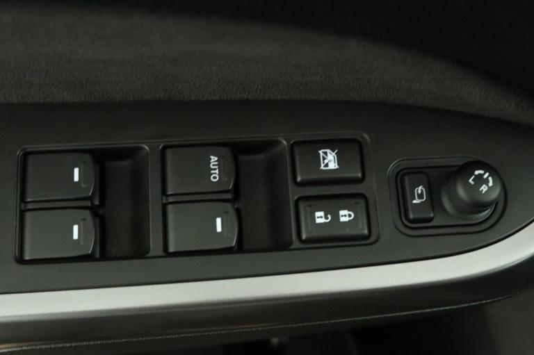 Suzuki Vitara - 1.5 Hybrid Style 28