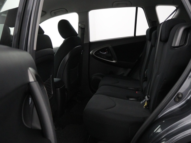 Toyota RAV4 - 2.0 VVTi Dynamic 2WD