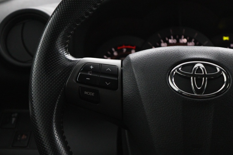 Toyota RAV4 - 2.0 VVTi Dynamic 2WD 19