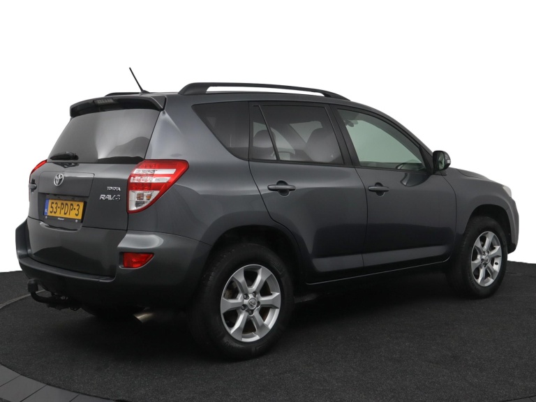 Toyota RAV4 - 2.0 VVTi Dynamic 2WD 2