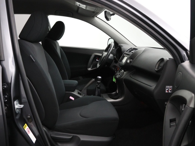 Toyota RAV4 - 2.0 VVTi Dynamic 2WD