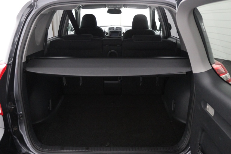 Toyota RAV4 - 2.0 VVTi Dynamic 2WD 24