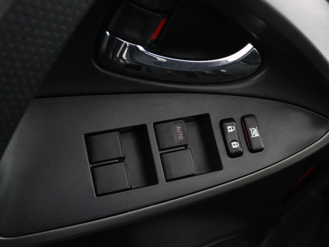 Toyota RAV4 - 2.0 VVTi Dynamic 2WD