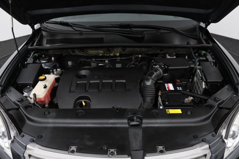 Toyota RAV4 - 2.0 VVTi Dynamic 2WD 36