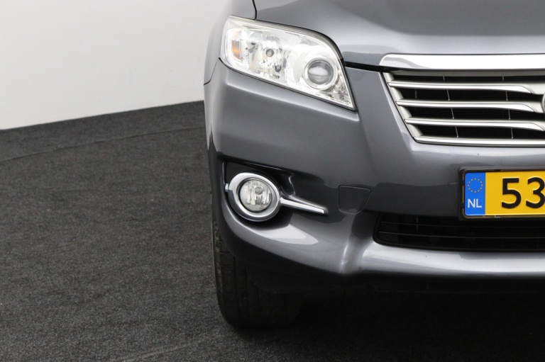 Toyota RAV4 - 2.0 VVTi Dynamic 2WD 38