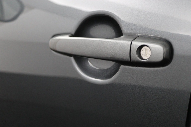 Toyota RAV4 - 2.0 VVTi Dynamic 2WD 39