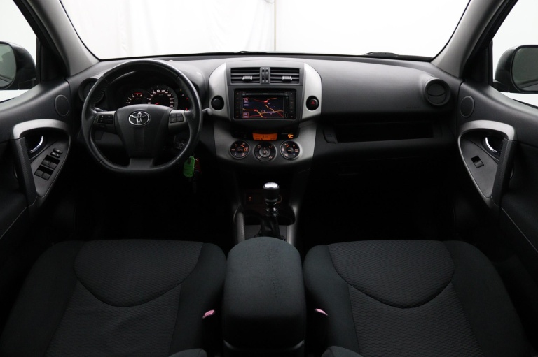 Toyota RAV4 - 2.0 VVTi Dynamic 2WD 4