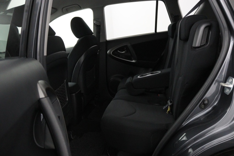 Toyota RAV4 - 2.0 VVTi Dynamic 2WD 40