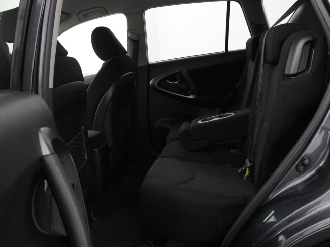 Toyota RAV4 - 2.0 VVTi Dynamic 2WD