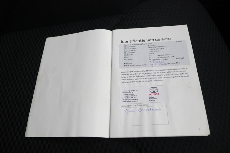 Toyota RAV4 - 2.0 VVTi Dynamic 2WD 42