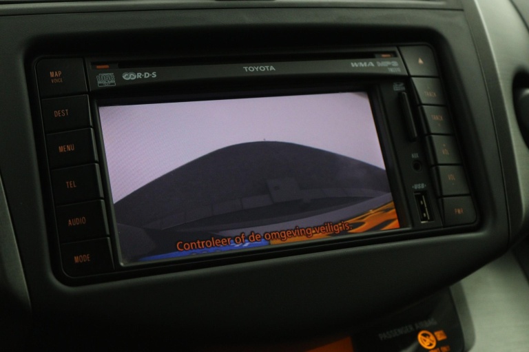 Toyota RAV4 - 2.0 VVTi Dynamic 2WD 9