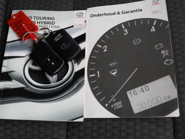 Toyota Auris Touring Sports - 1.8 Hybrid Dynamic Ultimate