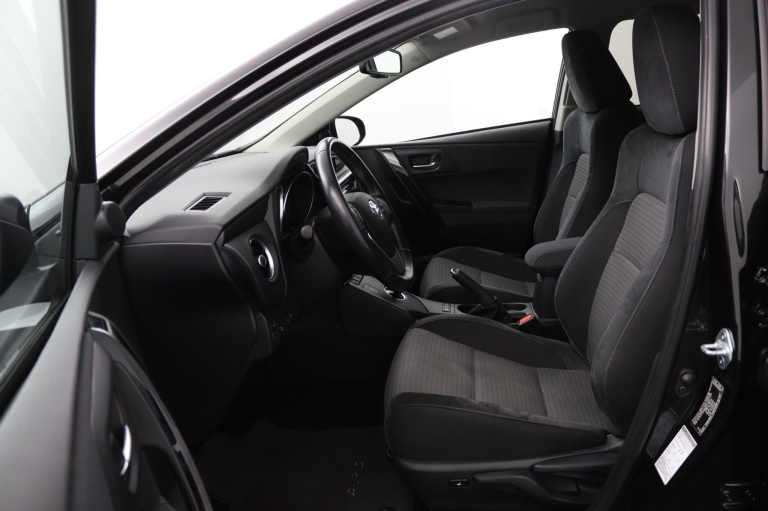 Toyota Auris Touring Sports - 1.8 Hybrid Dynamic Ultimate 17