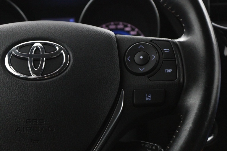 Toyota Auris Touring Sports - 1.8 Hybrid Dynamic Ultimate 21