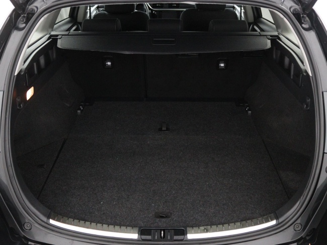 Toyota Auris Touring Sports - 1.8 Hybrid Dynamic Ultimate