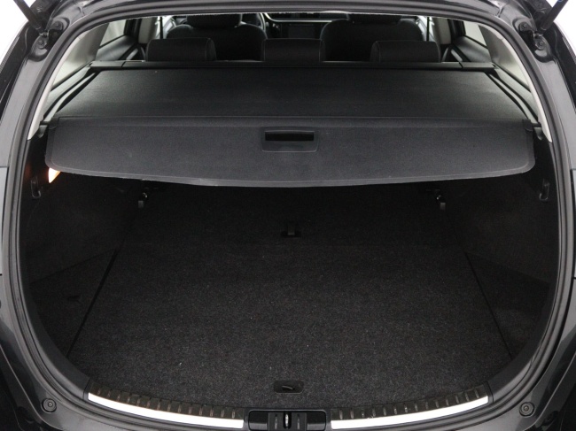 Toyota Auris Touring Sports - 1.8 Hybrid Dynamic Ultimate