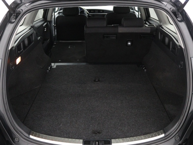 Toyota Auris Touring Sports - 1.8 Hybrid Dynamic Ultimate