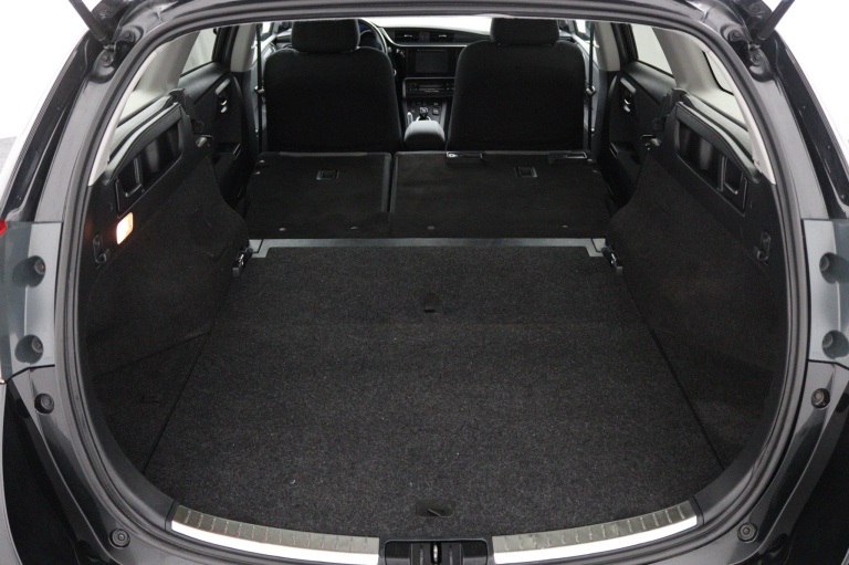 Toyota Auris Touring Sports - 1.8 Hybrid Dynamic Ultimate 27