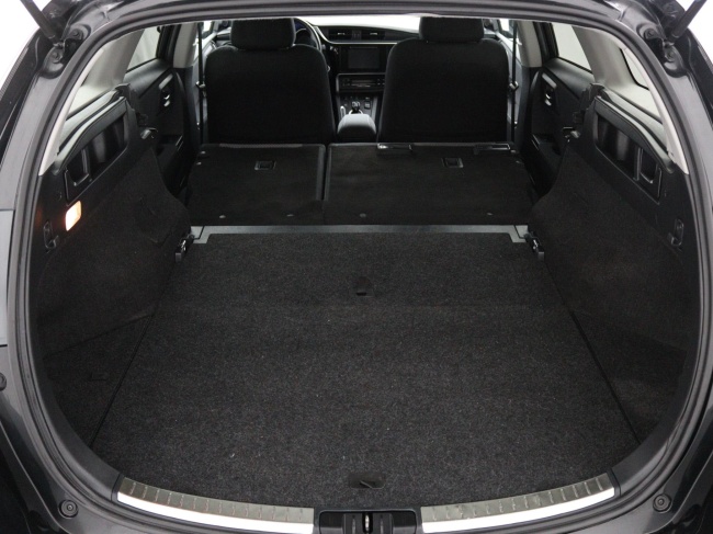 Toyota Auris Touring Sports - 1.8 Hybrid Dynamic Ultimate