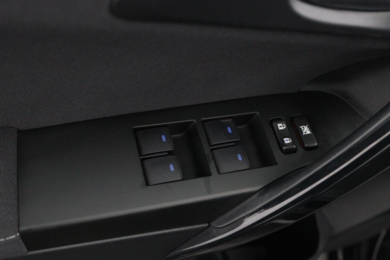 Toyota Auris Touring Sports - 1.8 Hybrid Dynamic Ultimate 30