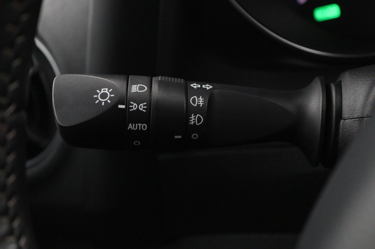 Toyota Auris Touring Sports - 1.8 Hybrid Dynamic Ultimate 32