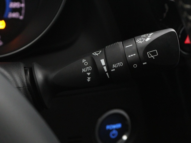 Toyota Auris Touring Sports - 1.8 Hybrid Dynamic Ultimate