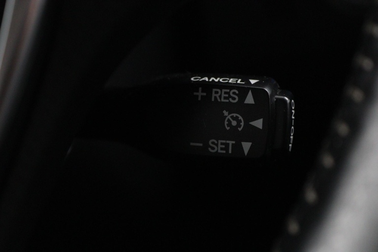 Toyota Auris Touring Sports - 1.8 Hybrid Dynamic Ultimate 45