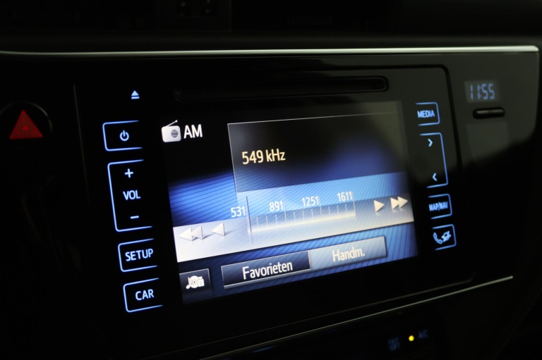 Toyota Auris Touring Sports - 1.8 Hybrid Dynamic Ultimate 50