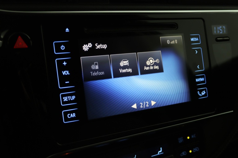 Toyota Auris Touring Sports - 1.8 Hybrid Dynamic Ultimate 55