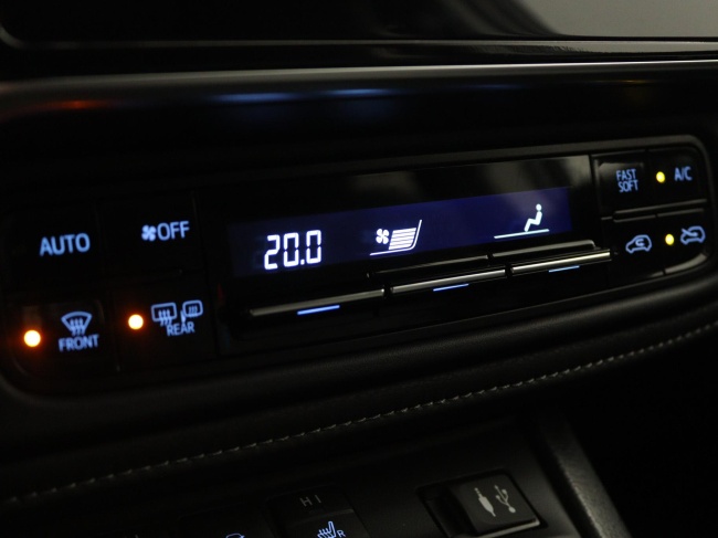 Toyota Auris Touring Sports - 1.8 Hybrid Dynamic Ultimate