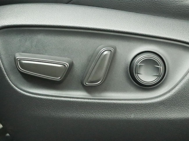 Toyota RAV4 - 2.5 Plug-in Hybrid AWD Bi-Tone Plus