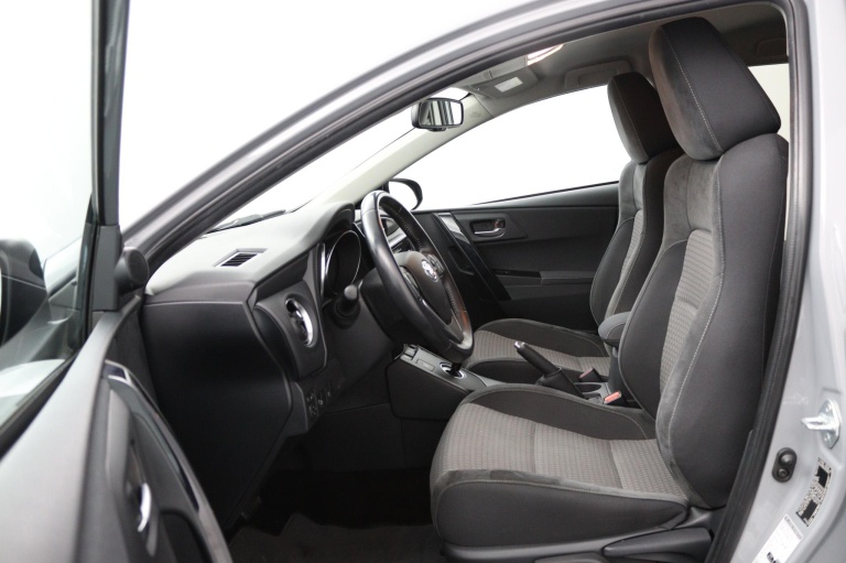 Toyota Auris Touring Sports - 1.8 Hybrid Energy Plus 17