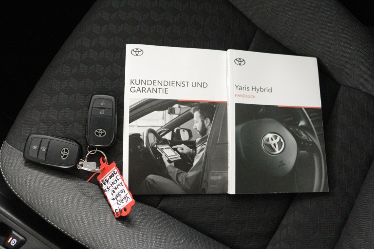 Toyota Yaris - 1.5 Hybrid 115 First Edition 11
