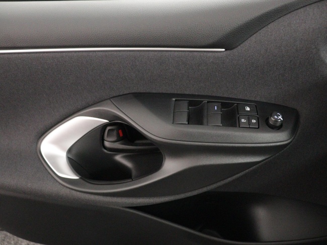 Toyota Yaris - 1.5 Hybrid 115 First Edition