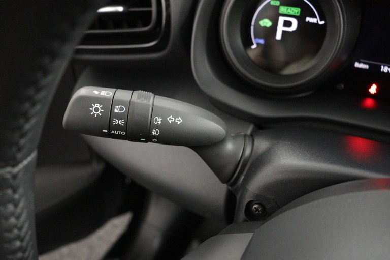 Toyota Yaris - 1.5 Hybrid 115 First Edition 30