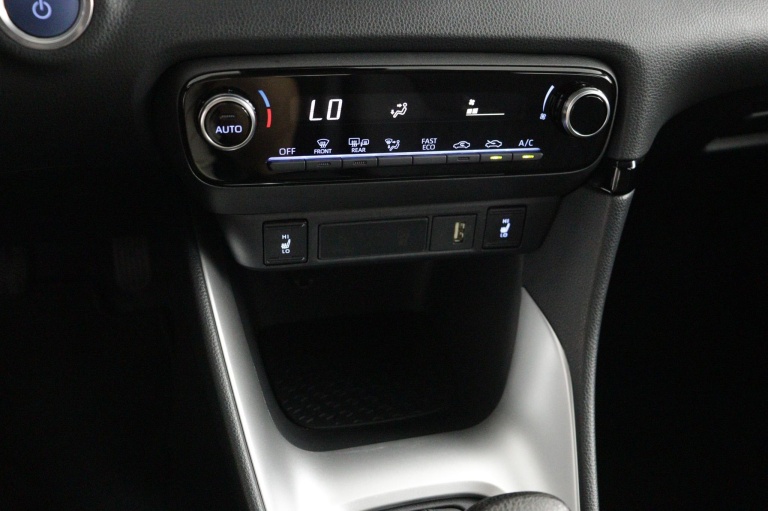Toyota Yaris - 1.5 Hybrid 115 First Edition 7
