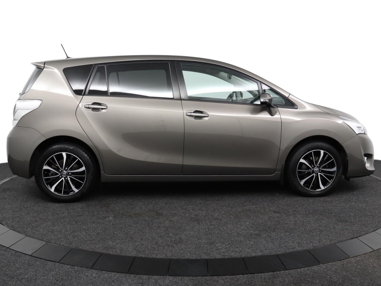 Toyota Verso - 1.6 VVT-i SkyView Edition 12