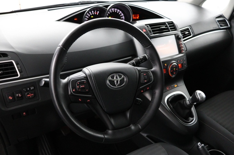 Toyota Verso - 1.6 VVT-i SkyView Edition 18